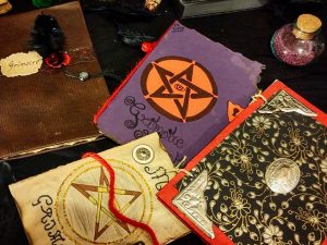 grimoire magique magie sorcière harry potter séquence monstres sortilège formules magiques sorts