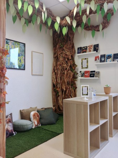 coin lecture collège salle de classe cdi avant après zone bibliothèque idées arbre papier ensemble pour un pays de lecteurs