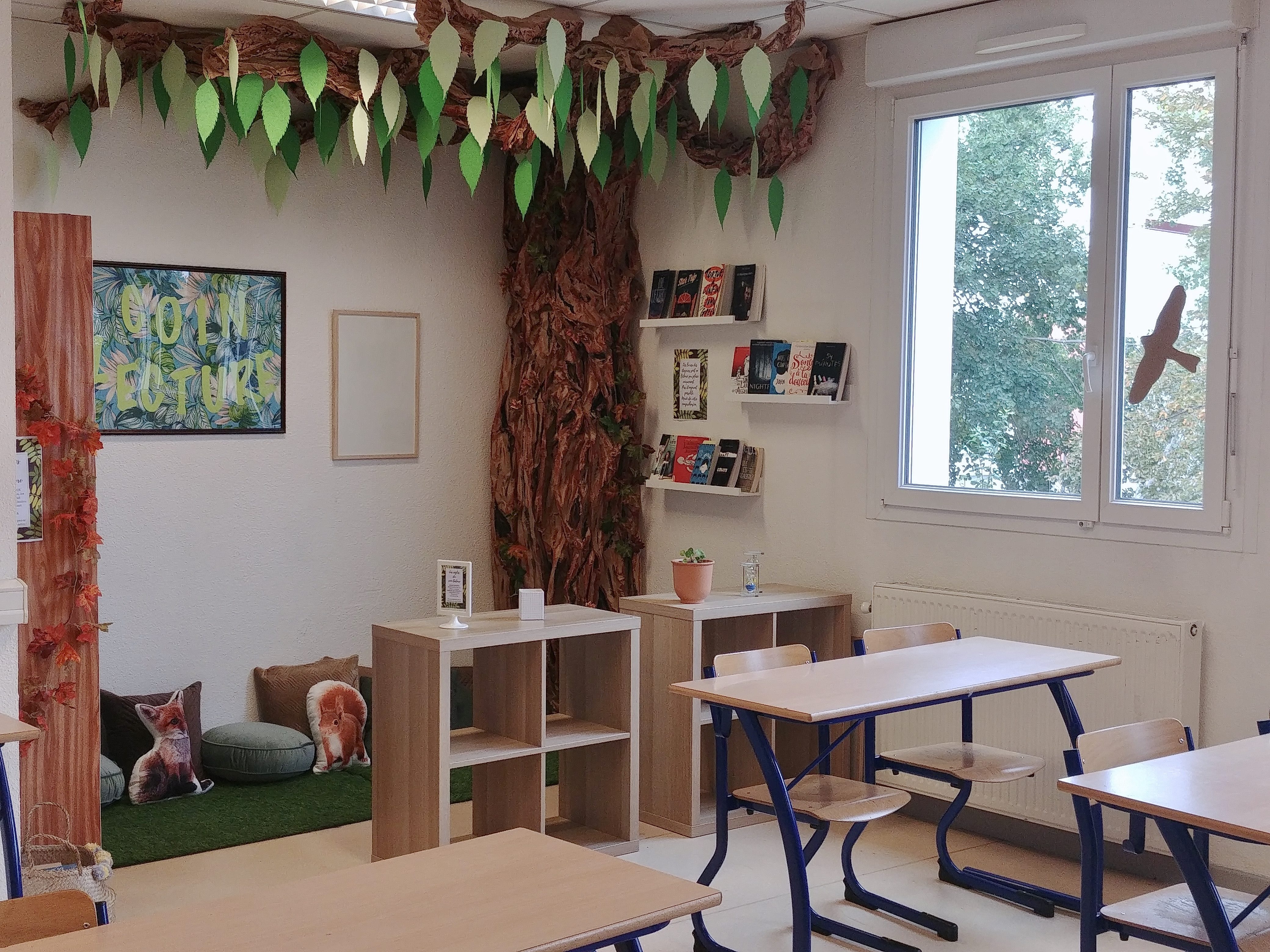 reading corner in classroom tree read books school salle de classe cdi coin lecture